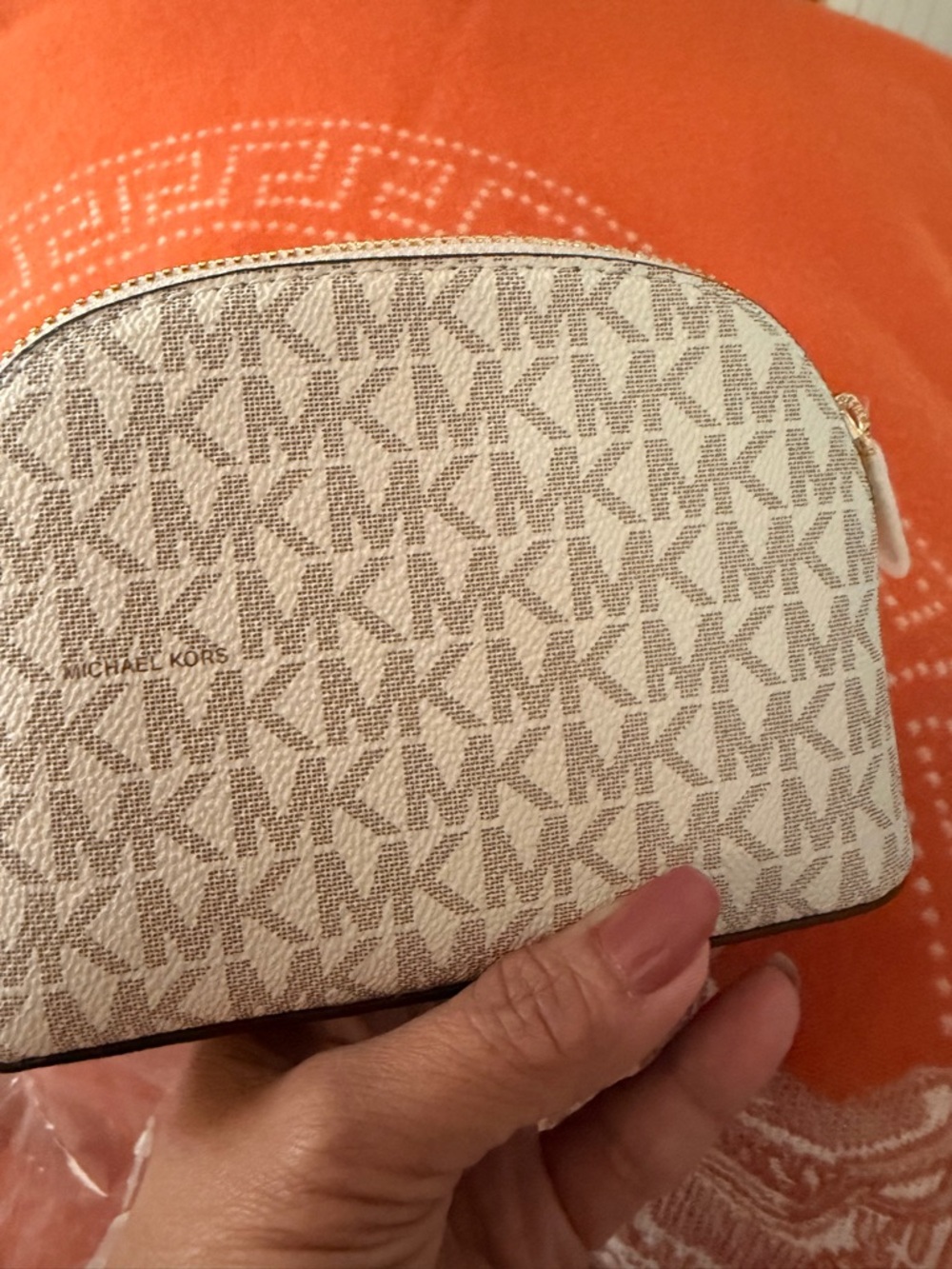 Michael Kors Cream and Gray Logo Dome Cosmetic Case with Gold Hardware - Picture 6 of 13